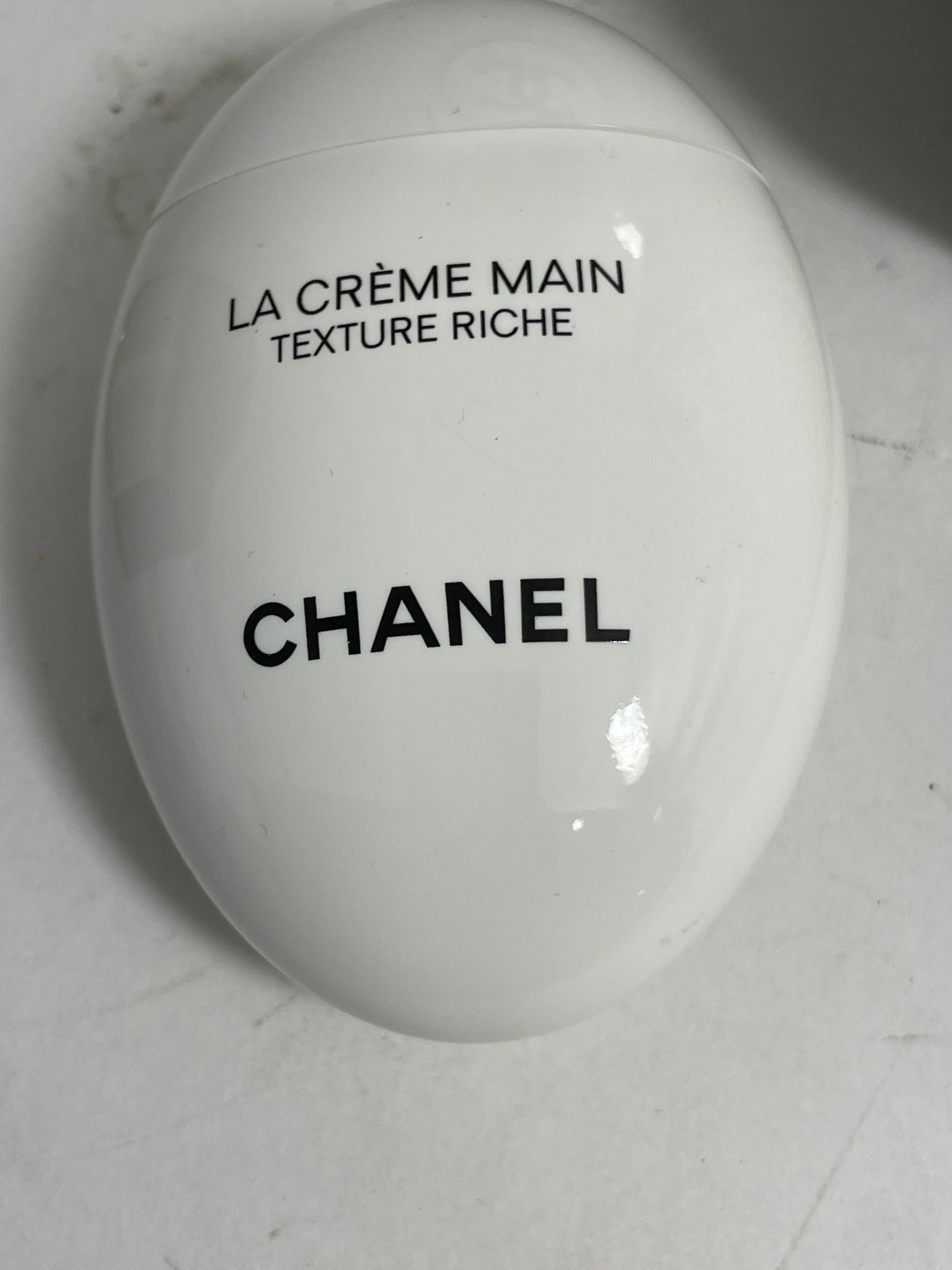 Chanel 2022 NWB Gift Set Natural Touch Nail & Hand Cream Set – The  Millionaires Closet