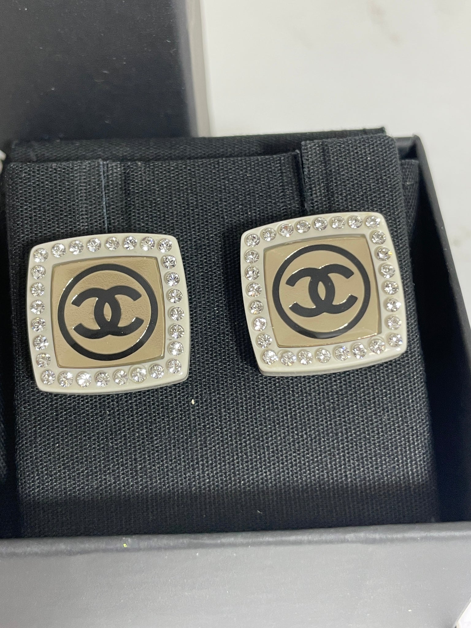 Chanel 22S Gold Square White Resin CC Earrings – The Millionaires