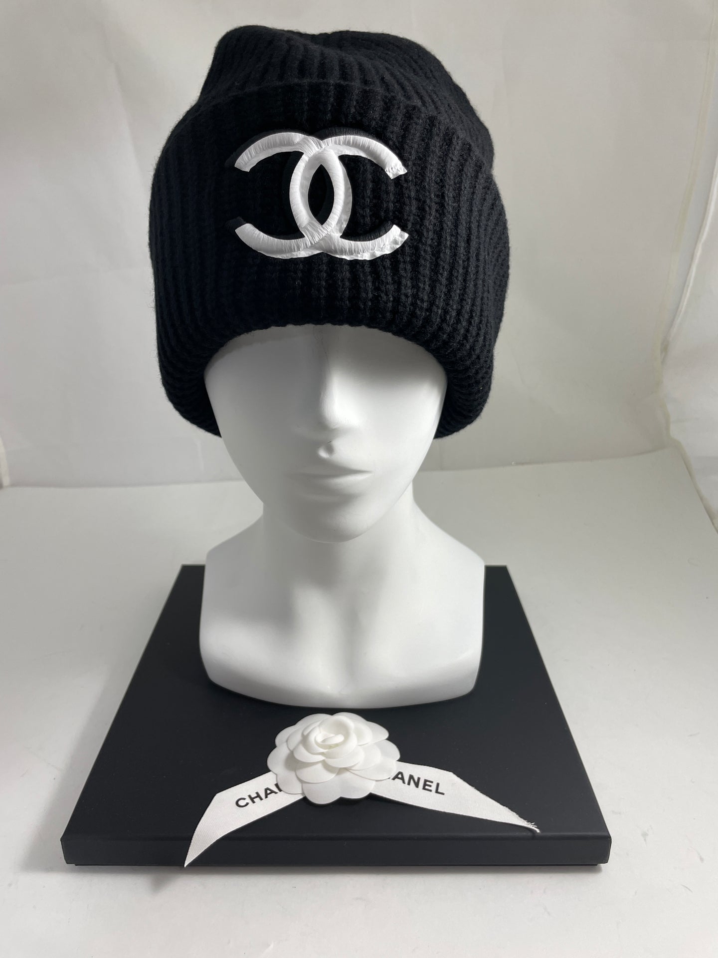 Chanel Black Ribbed Wool Cashmere Hat With Orange CC