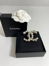 Load image into Gallery viewer, Chanel Gold Outline Pearl Brooch
