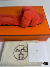 Load image into Gallery viewer, Hermes Oran Teddy Bear Orange Sandals
