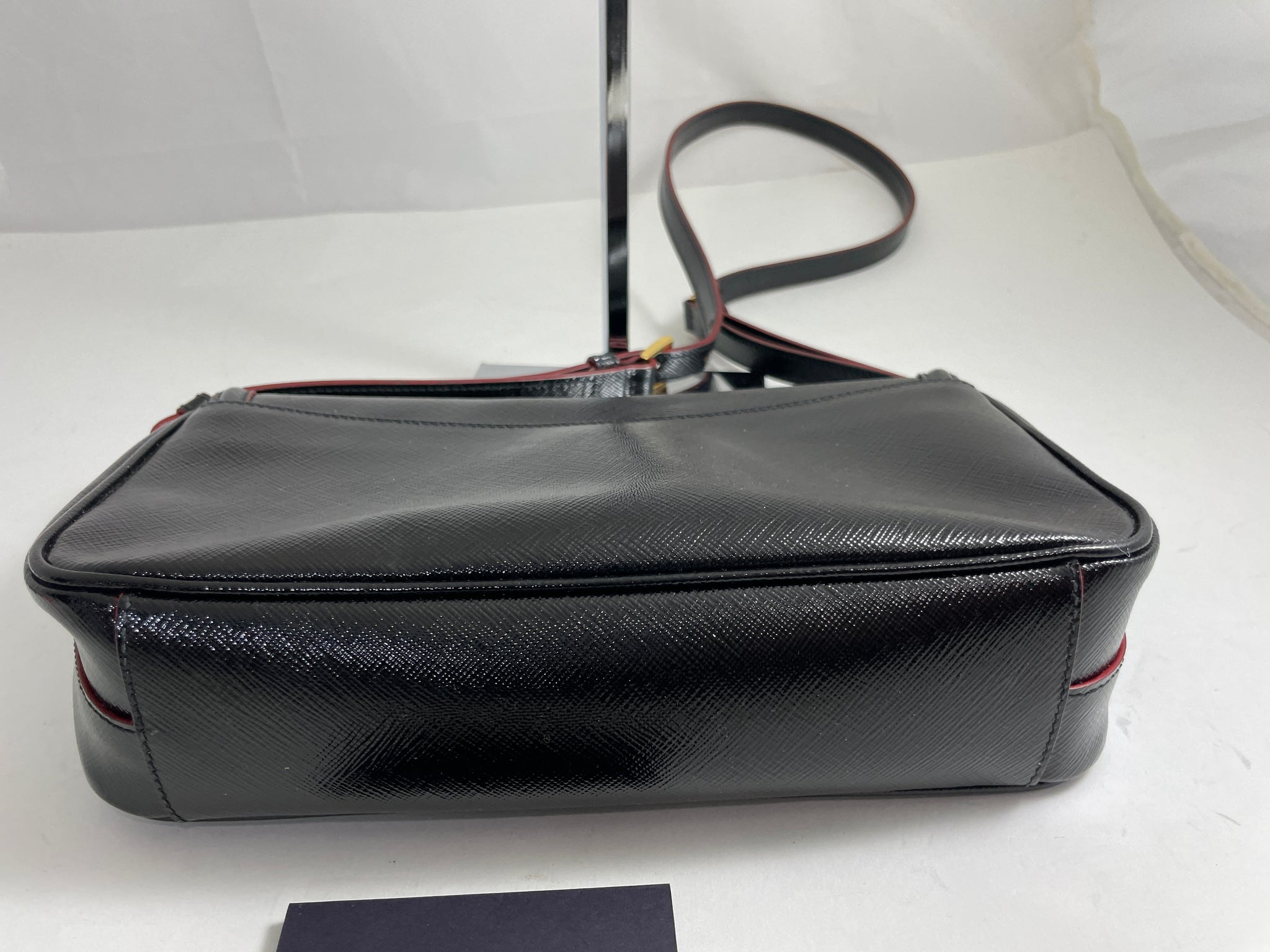 Saffiano leather handbag Prada Black in Leather - 26428578