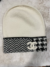 Load image into Gallery viewer, Chanel Cashmere Ivory Black Tweed Hat
