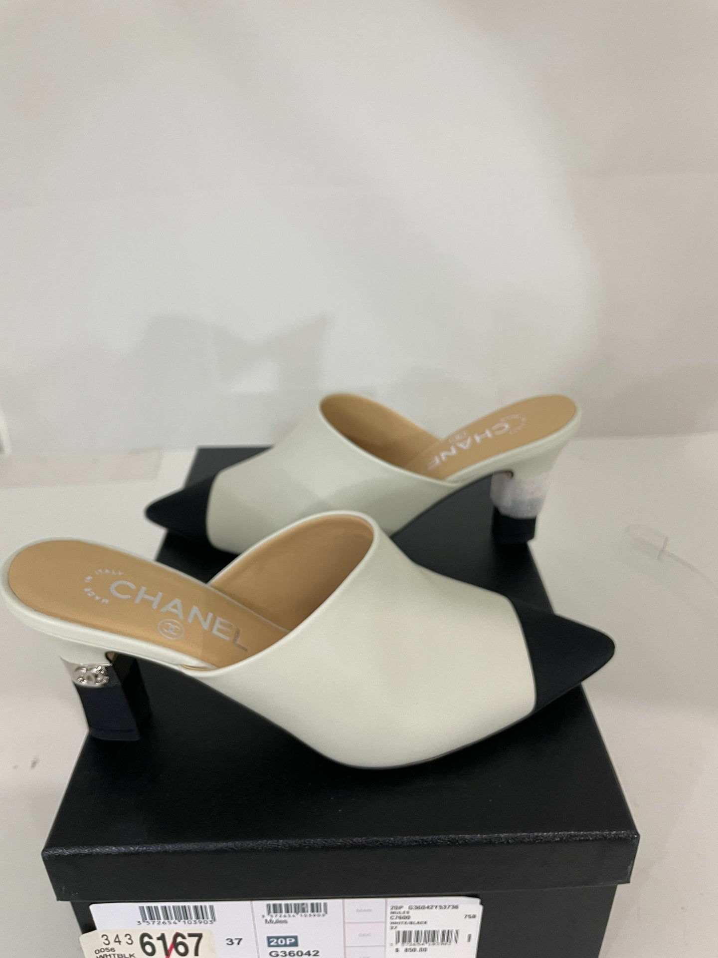 Chanel 20P White Leather With Grosgrain Cap Toe Mules