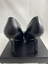 Load image into Gallery viewer, Chanel  31121 19A Black Lambskin CC Pumps
