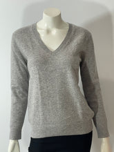 Load image into Gallery viewer, Vince Gray Cashmere V-Neck Sweater
