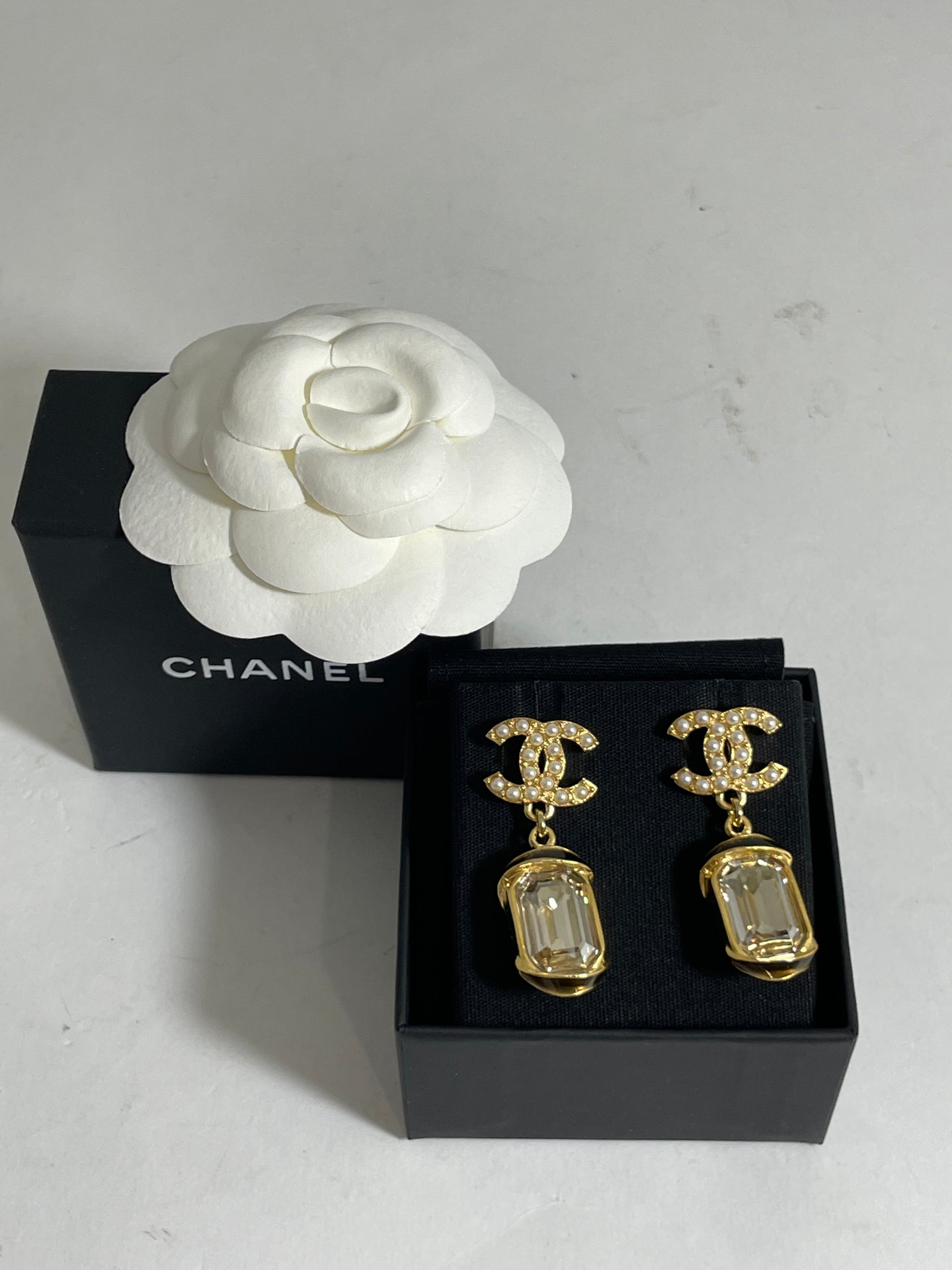 Chanel CC Pearl W/Stone Earrings