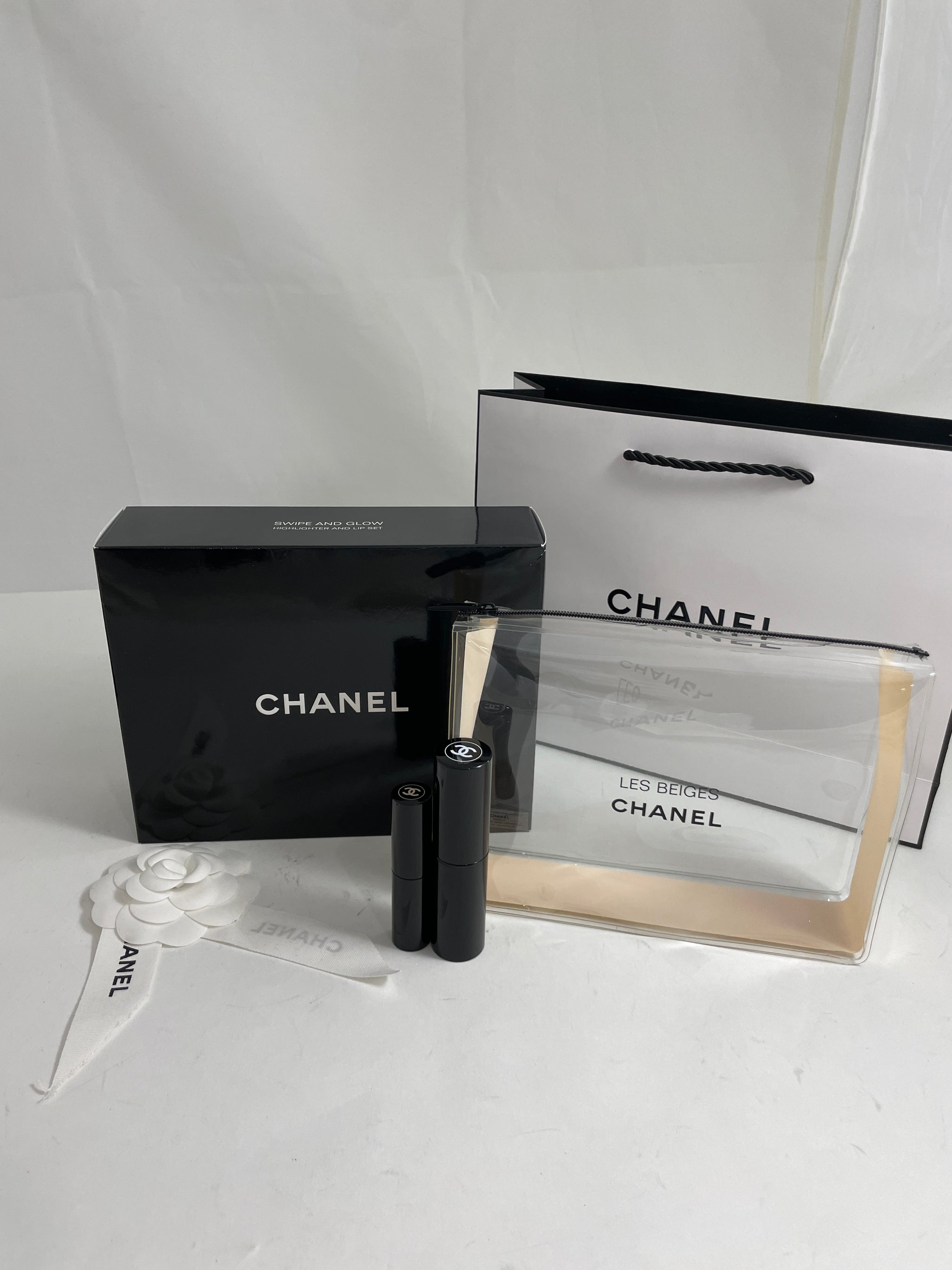 Chanel swipe and on sale glow lip and highlighter set