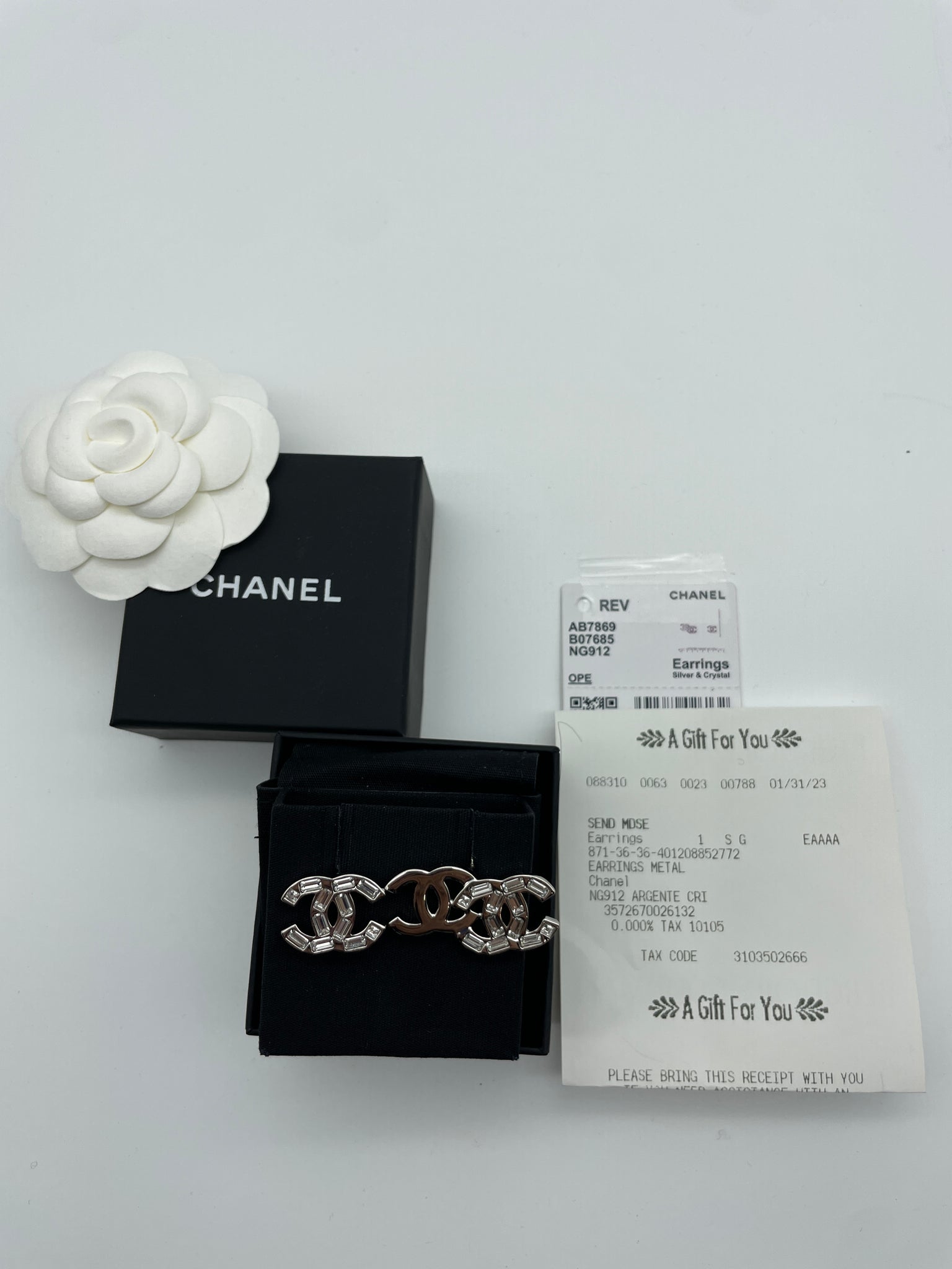 Chanel CC Silver Tone Baguette Crystal Earrings – The Millionaires
