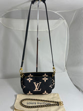 Load image into Gallery viewer, Louis Vuitton Multi Pouchette Accessories
