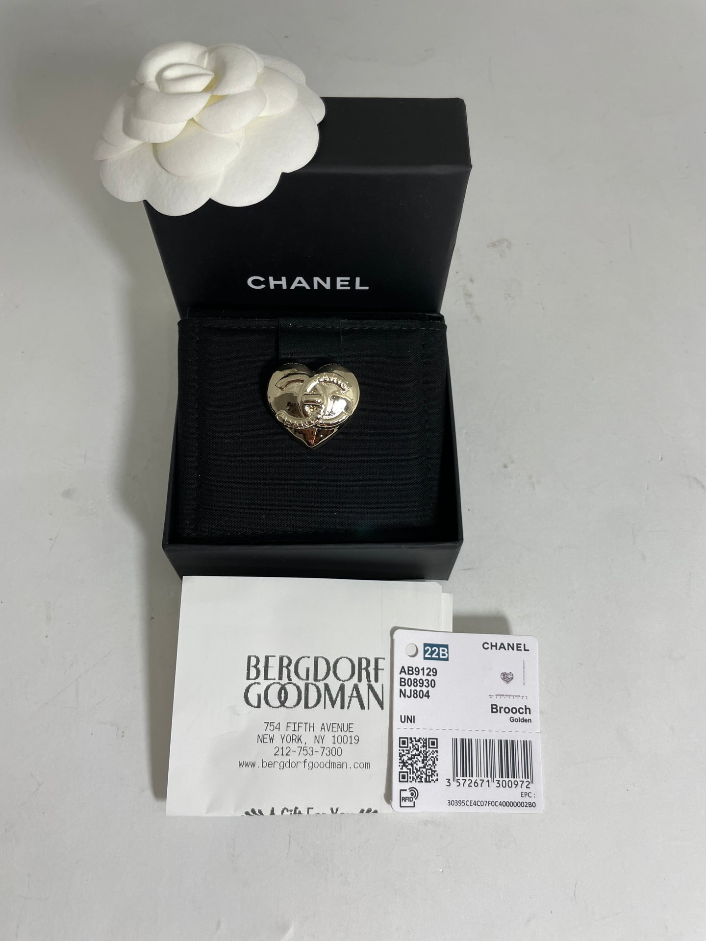 Chanel CC Gold Tone Heart Turn lock Brooch – The Millionaires Closet