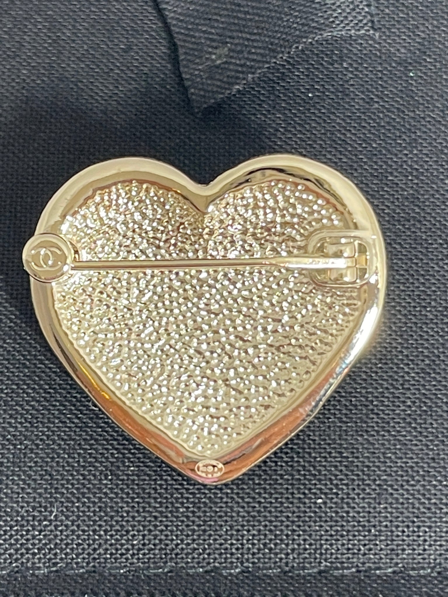 Chanel CC Gold Tone Heart Turn lock Brooch – The Millionaires Closet