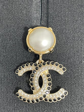 Load image into Gallery viewer, Chanel 22B CC Black/White Crystal Gold Tone Pearl Drop Earrings
