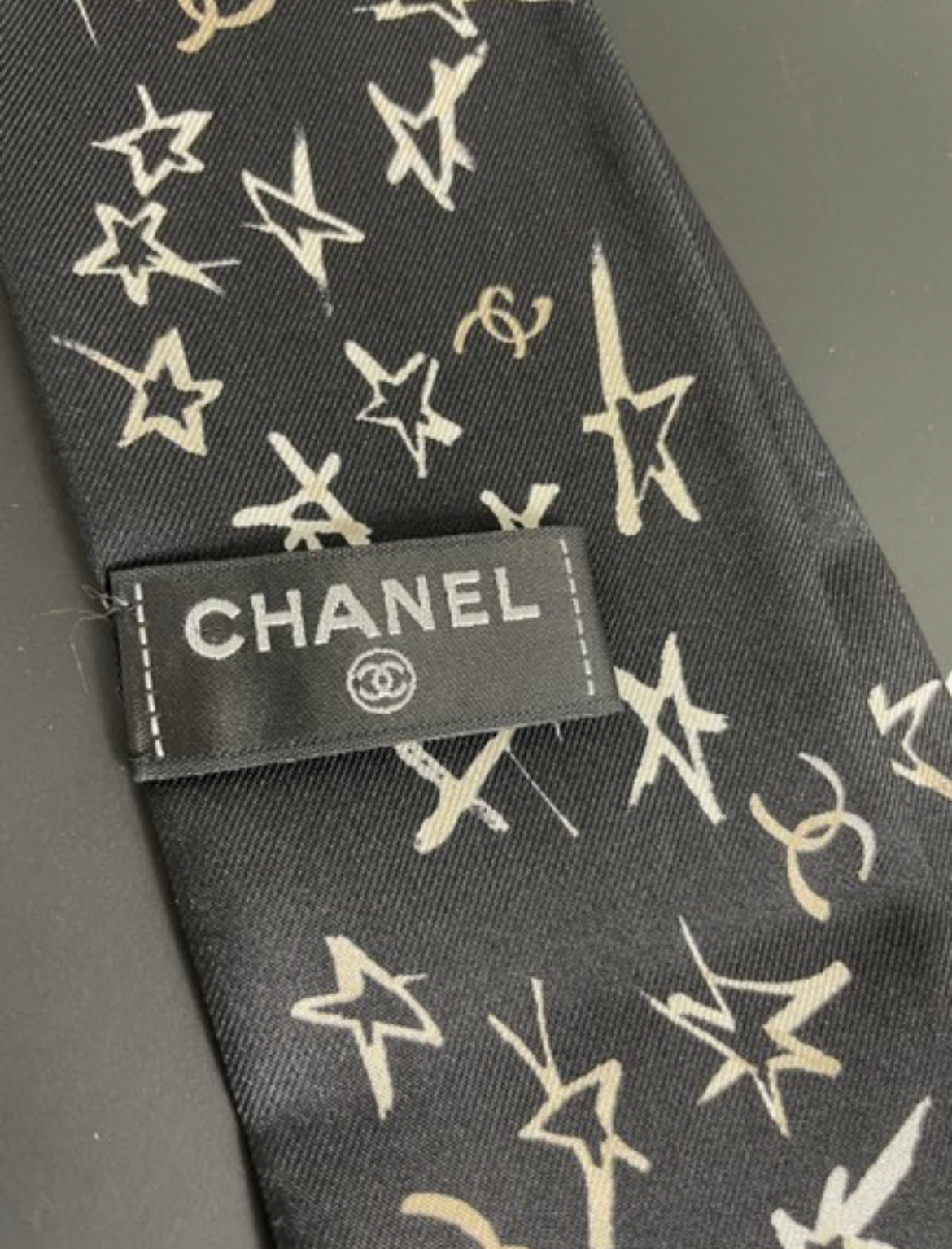 Chanel Black With Pink Multicolor Twilly Scarf – The Millionaires Closet