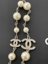 Load image into Gallery viewer, Chanel CC Pearl 5 CC Silver Classic Necklace
