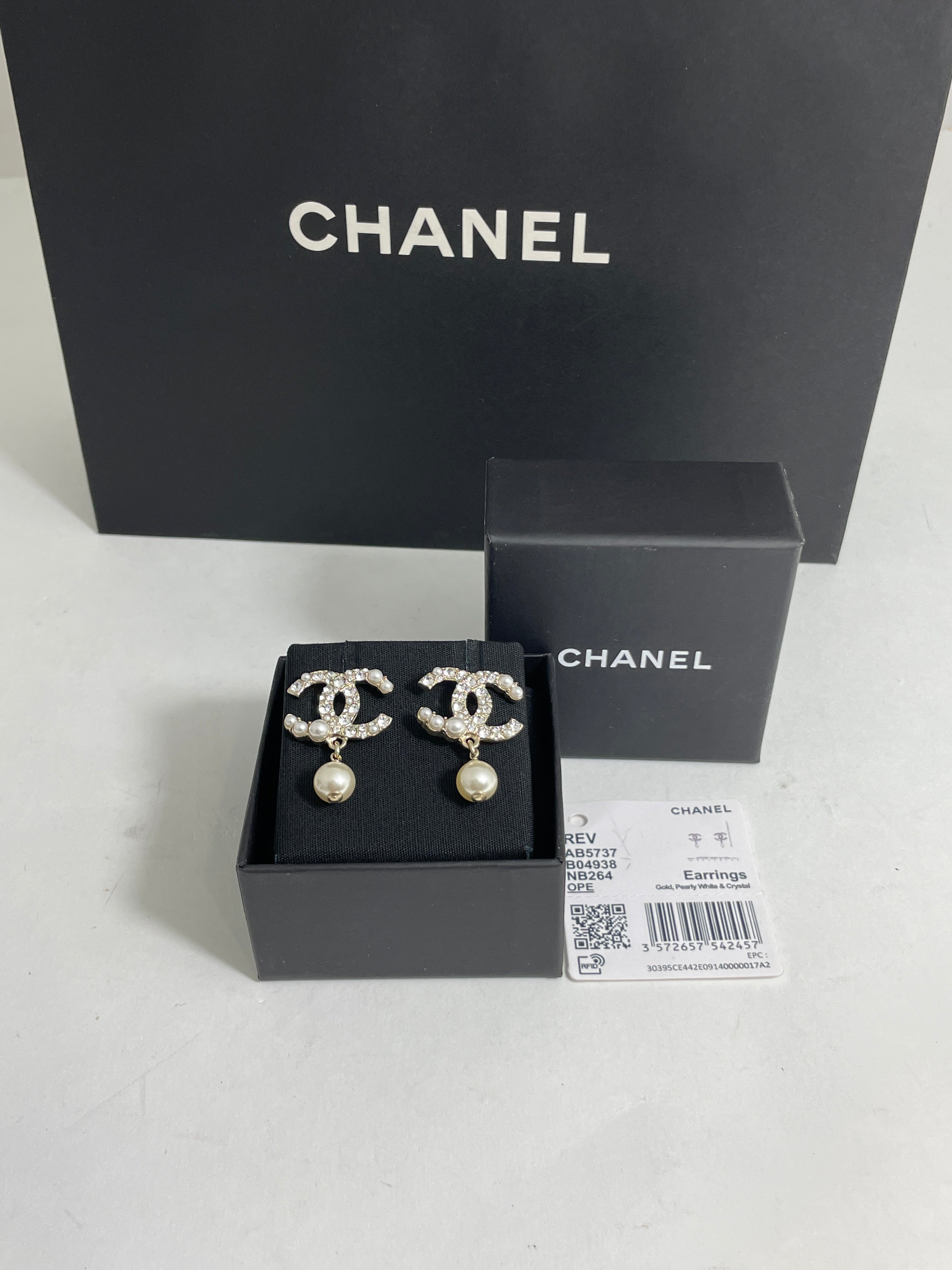 CHANEL NIB CC GOLD SILVER TONE PEARL WITH SMALL PEARL DROP EARRINGS