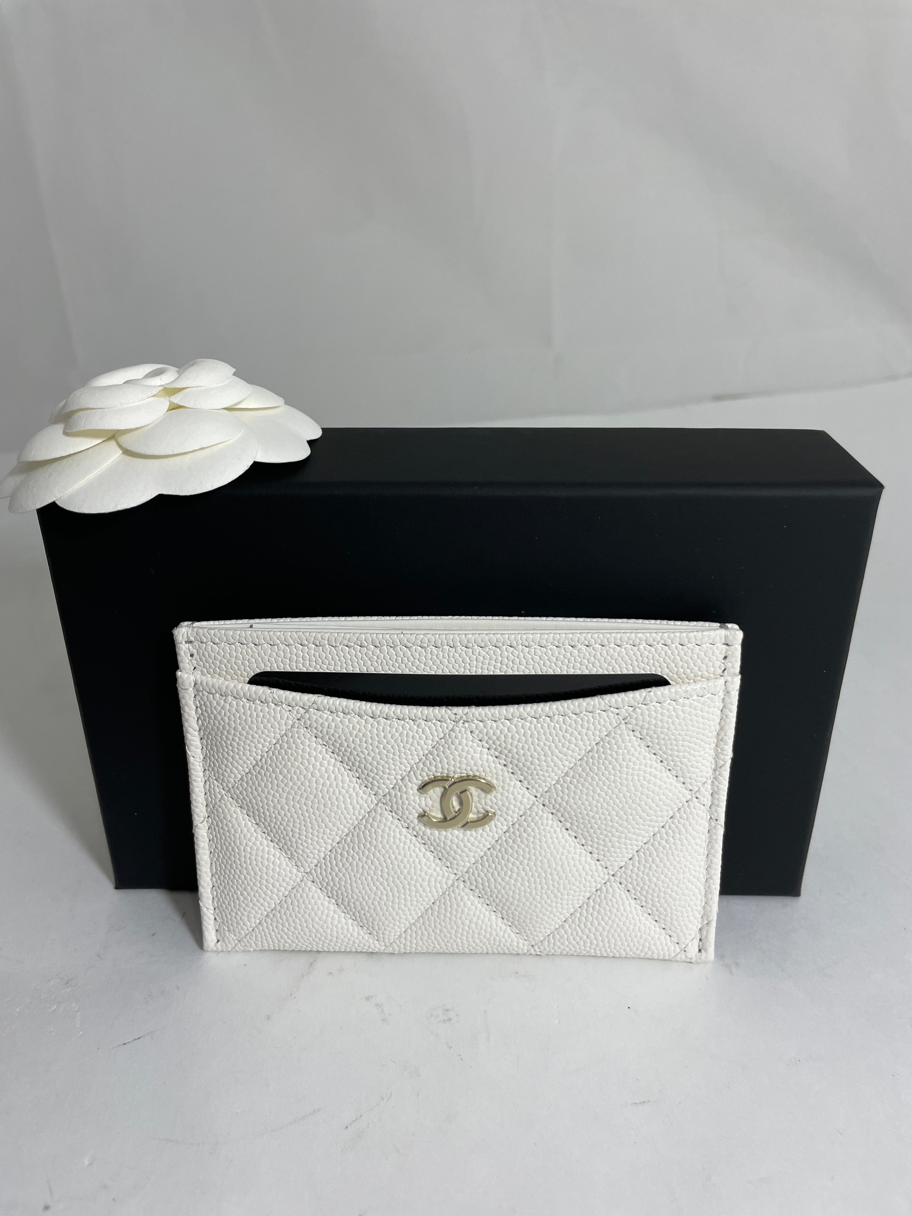Chanel 22B White Caviar Card Case – The Millionaires Closet