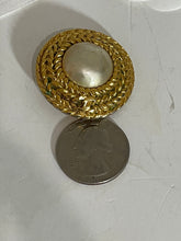 Load image into Gallery viewer, Chanel Vintage Round Chain Clip On Earrings With Pearl Center
