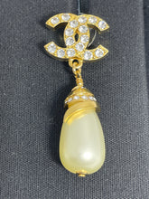 Load image into Gallery viewer, Chanel 22A CC Crystal Gold Tone Oval Pearl Drop Earrings

