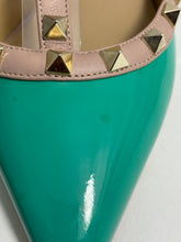 Load image into Gallery viewer, Valentino Garavani Green Patent Leather Rockstud Pumps
