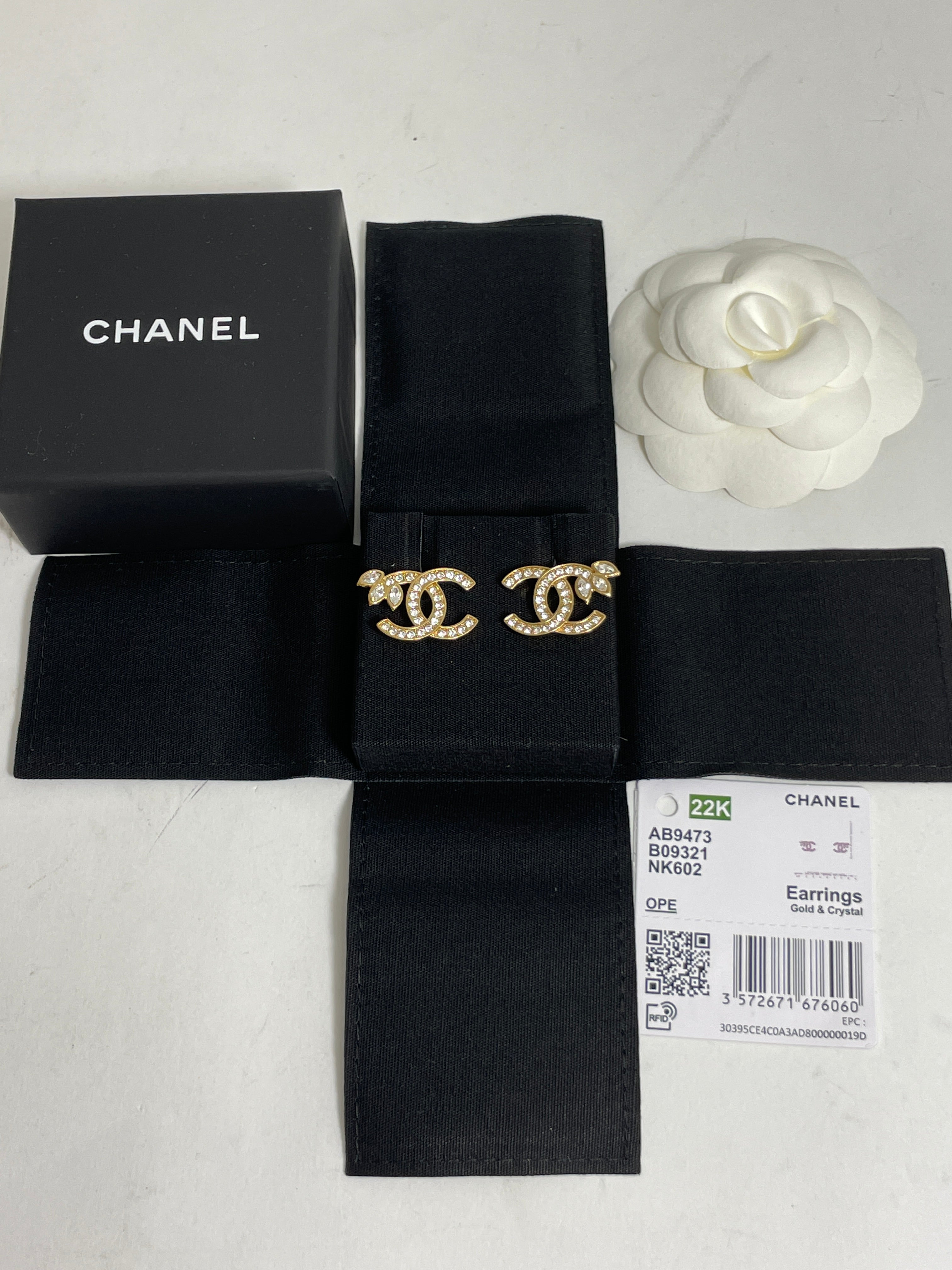 Chanel 22 CC Gold Tone Crystal Earrings Petals – The Millionaires